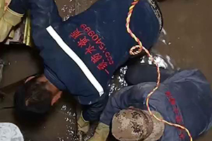郴州电梯井堵漏施工视频